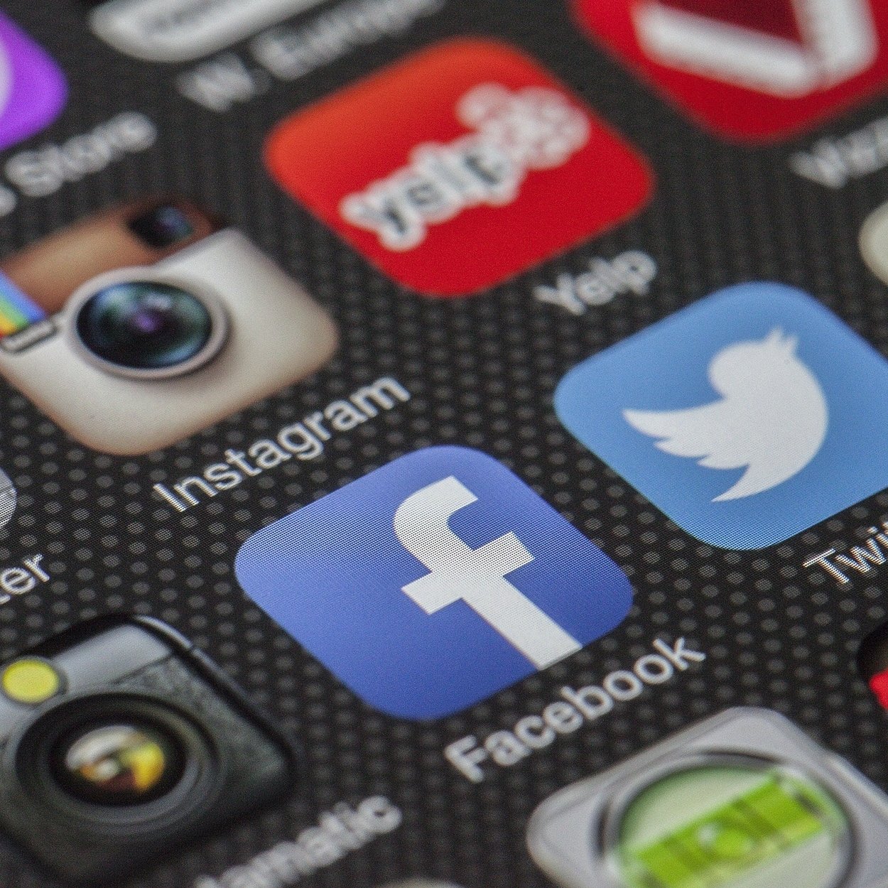 7-Ways-Social-Media-Can-Help-Your-Sponsors-Receive-More-Value-and-Get-Your-Big-Dream-More-Attention